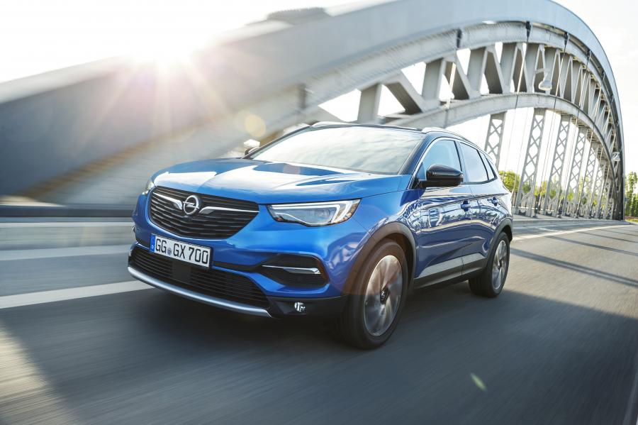  Opel Grandland X Turbo D 2017 года  (фото 9 из 42)